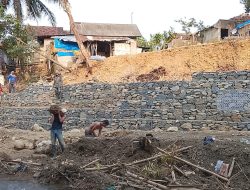 Pelaksanaan Pekerjaan Bronjong Di Kali Cipatujah Jonggol Sesuai Spesifikasi